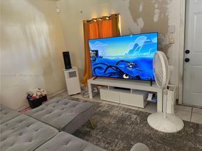 1972 NW 59th St, Miami FL 33142