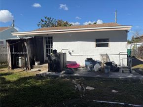 1972 NW 59th St, Miami FL 33142