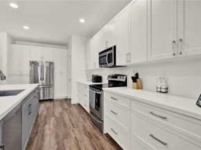 3472 NE 2nd St, Homestead FL 33033