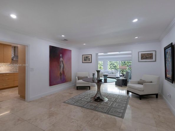677 Hampton Ln, Key Biscayne FL 33149