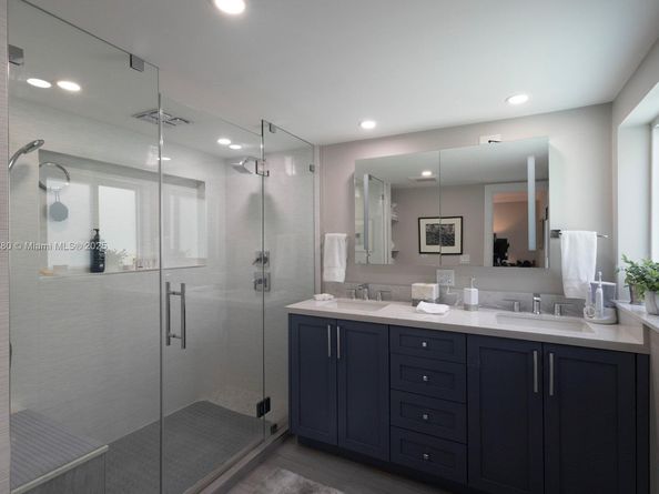 677 Hampton Ln, Key Biscayne FL 33149