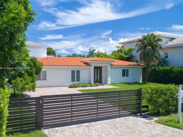 677 Hampton Ln, Key Biscayne FL 33149