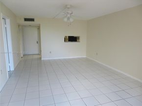 8005 SW 107th Ave 309, Miami FL 33173