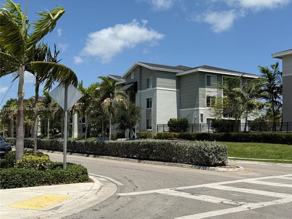 1812 NW 64th St, Miami FL 33147