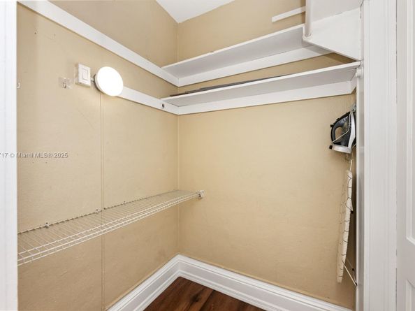 126 Mendoza Ave 5, Coral Gables FL 33134