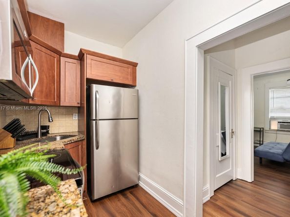 126 Mendoza Ave 5, Coral Gables FL 33134