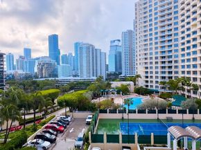848 Brickell Key Dr 905, Miami FL 33131