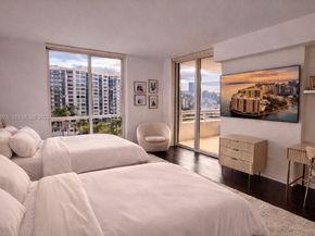 848 Brickell Key Dr 905, Miami FL 33131