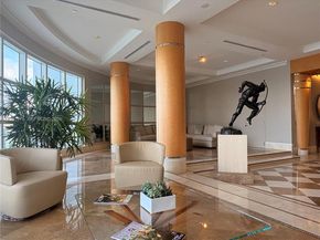 848 Brickell Key Dr 905, Miami FL 33131