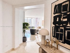 848 Brickell Key Dr 905, Miami FL 33131