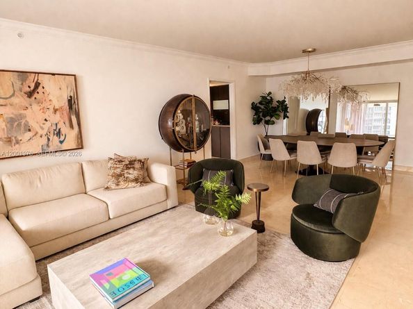 848 Brickell Key Dr 905, Miami FL 33131