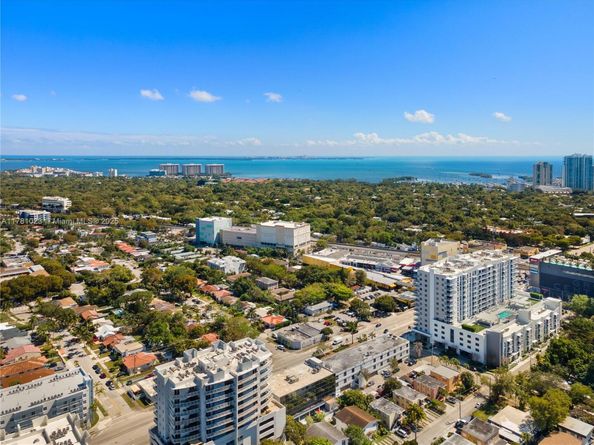 2501 SW 27 St 2, Miami FL 33133