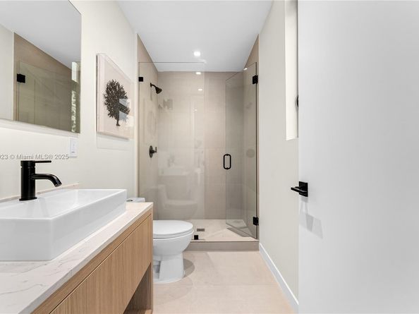 2501 SW 27 St 2, Miami FL 33133