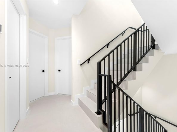 2501 SW 27 St 2, Miami FL 33133