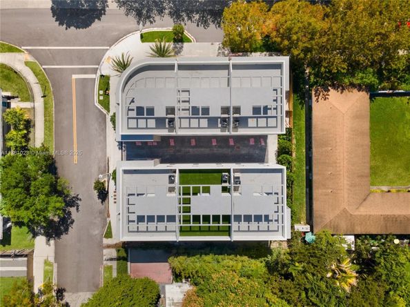 2501 SW 27 St 2, Miami FL 33133