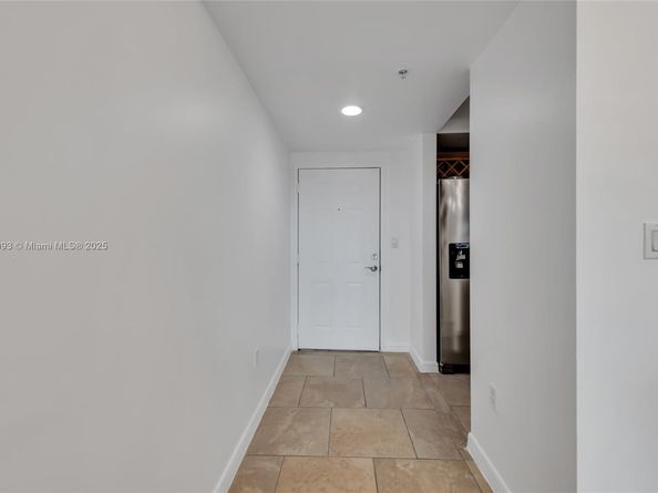 4242 NW 2nd St 807, Miami FL 33126