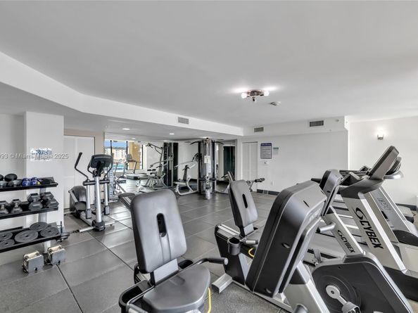 4242 NW 2nd St 807, Miami FL 33126