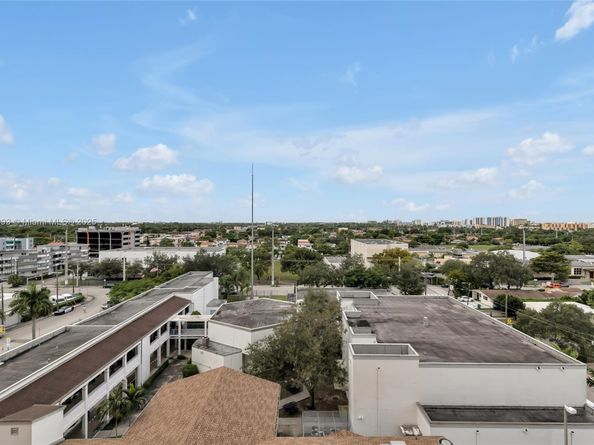 4242 NW 2nd St 807, Miami FL 33126