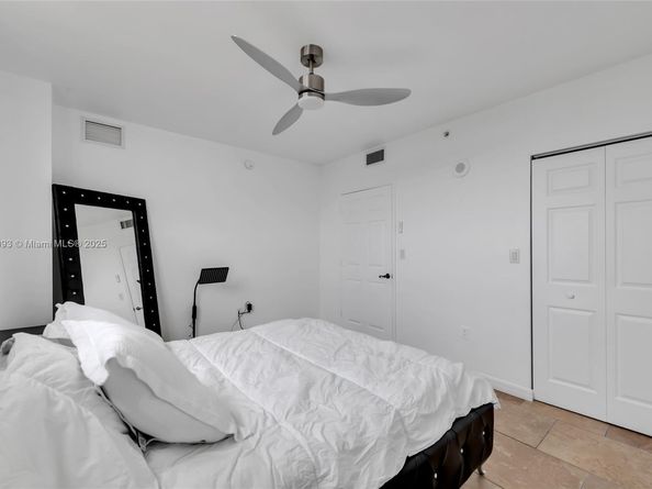 4242 NW 2nd St 807, Miami FL 33126