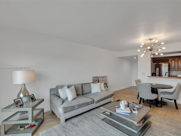 4242 NW 2nd St 807, Miami FL 33126