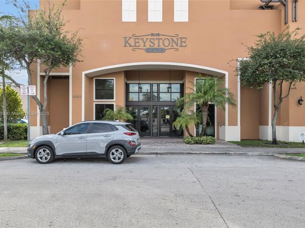4242 NW 2nd St 807, Miami FL 33126