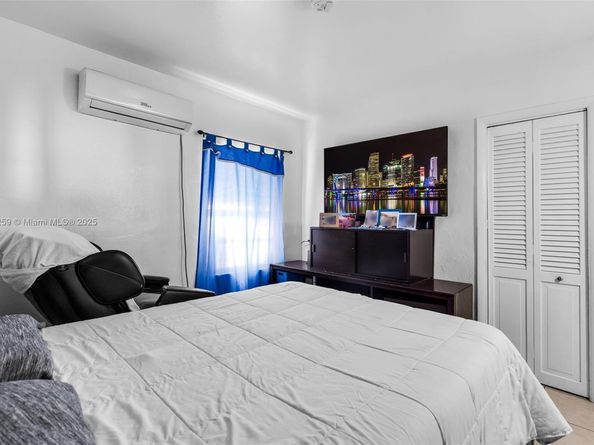 844 NW 15th Ave, Fort Lauderdale FL 33311