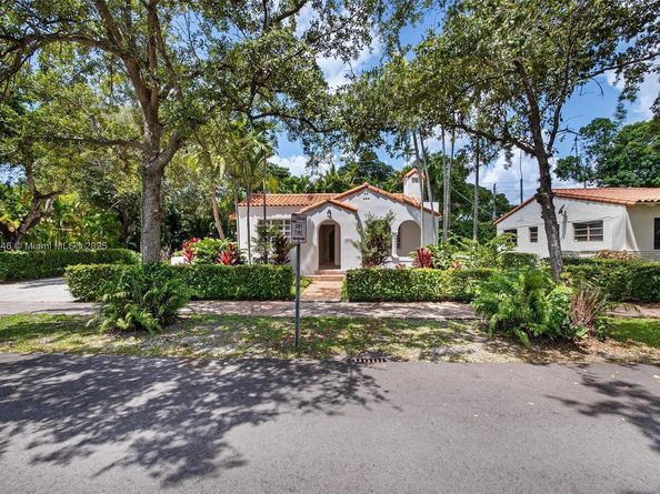 820 Lorca St, Coral Gables FL 33134