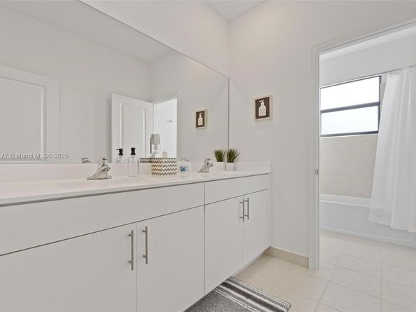 23302 SW 132nd Pl, Princeton FL 33032