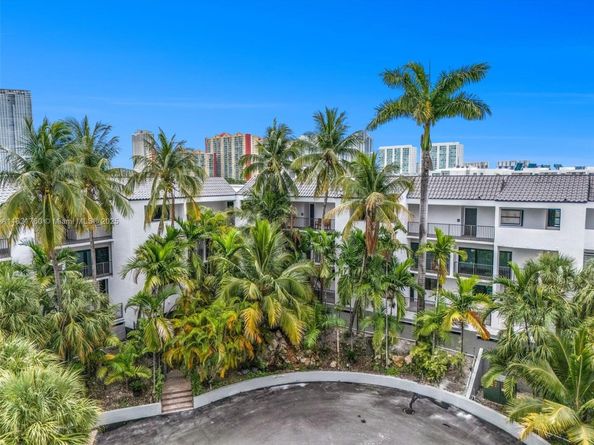 4000 NE 168th St 113B, North Miami Beach FL 33160