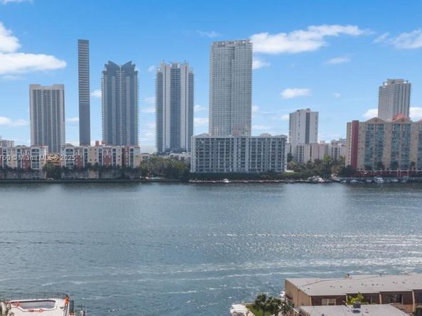 4000 NE 168th St 113B, North Miami Beach FL 33160