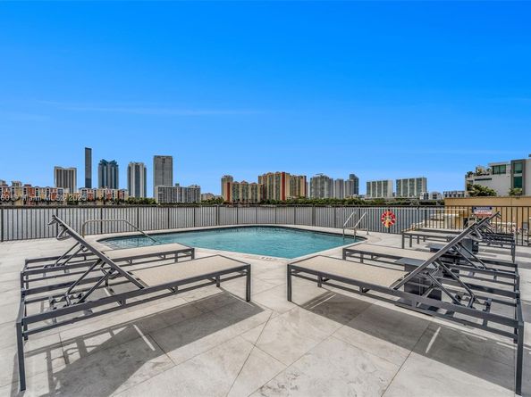 4000 NE 168th St 113B, North Miami Beach FL 33160