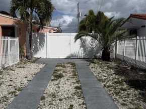 625 E 8th Ln, Hialeah FL 33010