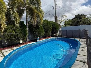 625 E 8th Ln, Hialeah FL 33010