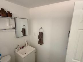 625 E 8th Ln, Hialeah FL 33010