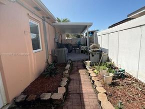 625 E 8th Ln, Hialeah FL 33010