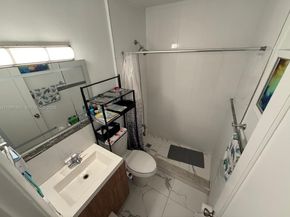 625 E 8th Ln, Hialeah FL 33010