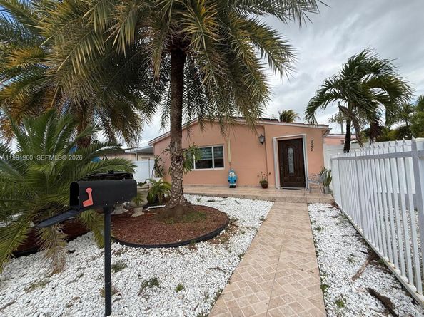 625 E 8th Ln, Hialeah FL 33010