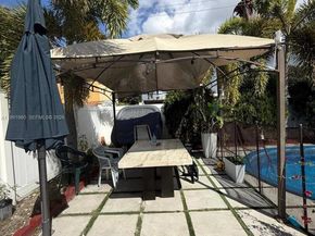 625 E 8th Ln, Hialeah FL 33010