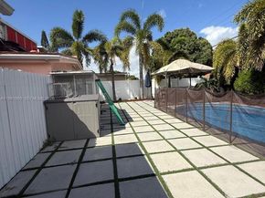625 E 8th Ln, Hialeah FL 33010