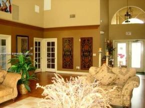 18328 NW 68th Ave H, Hialeah FL 33015