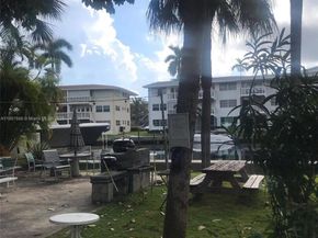 581 Blue Heron Dr 122B, Hallandale Beach FL 33009