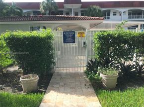 581 Blue Heron Dr 122B, Hallandale Beach FL 33009