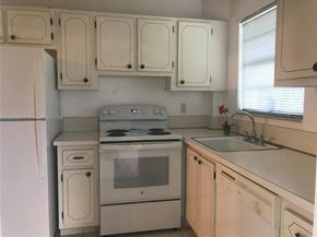 581 Blue Heron Dr 122B, Hallandale Beach FL 33009