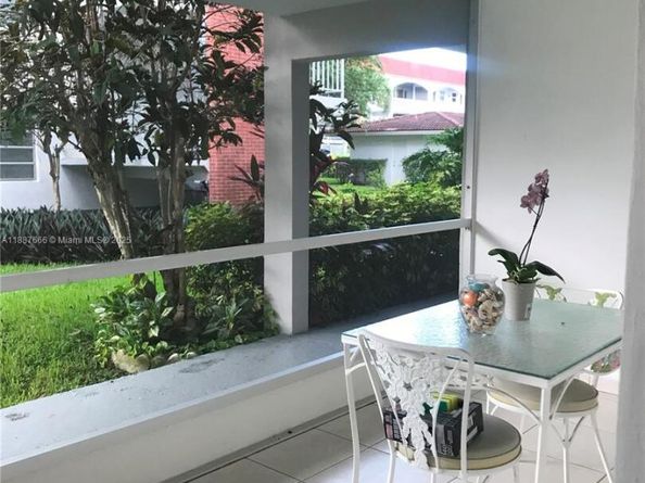 581 Blue Heron Dr 122B, Hallandale Beach FL 33009
