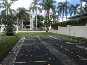 581 Blue Heron Dr 122B, Hallandale Beach FL 33009