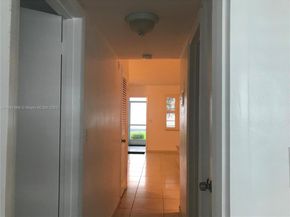 581 Blue Heron Dr 122B, Hallandale Beach FL 33009