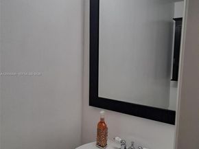 8541 NW 7th St 32, Miami FL 33126