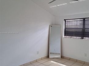 8541 NW 7th St 32, Miami FL 33126