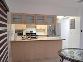 8541 NW 7th St 32, Miami FL 33126