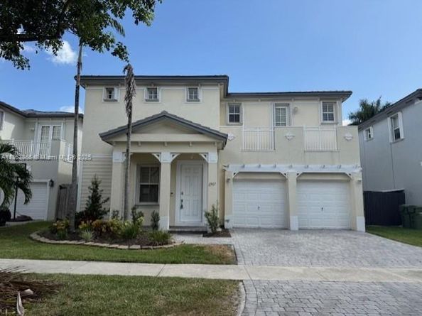 2967 NE 2nd Dr, Homestead FL 33033